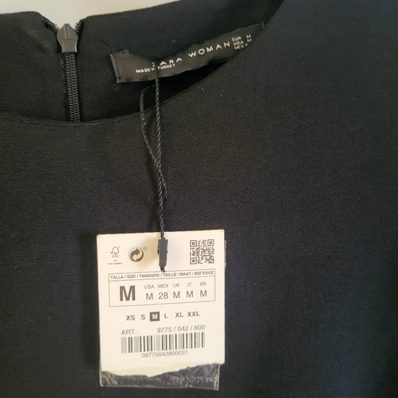 Zara black dress with puff sleeves and pearl detail - Picture 3 of 4